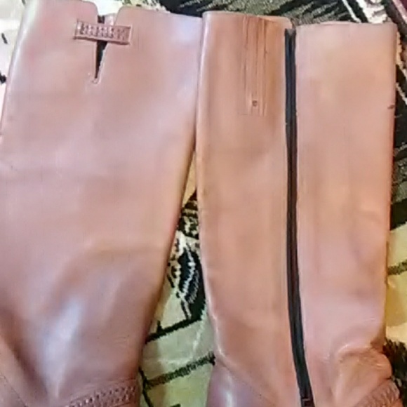 Boots - Picture 3 of 8